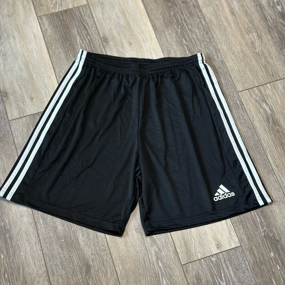 🖤 men’s adidas 2 strap shorts size please check the measurements.